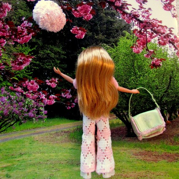 WEE 3 FRIENDS DOLL, STACIE, + CLOTHES: PRETTY SWEATER PANTS BOOTS CAP BAG SKIRT - Picture 5 of 8